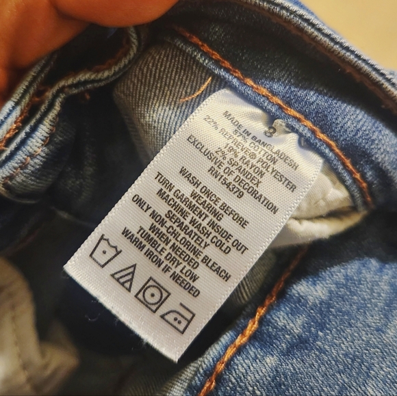 aeropostale blue denim low rise midi ripped shorts with rolled cuffs Size 8 - Picture 4 of 4